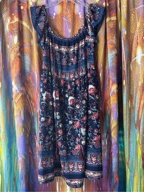 adorable boho off-shoulder dress! 🌺🦋